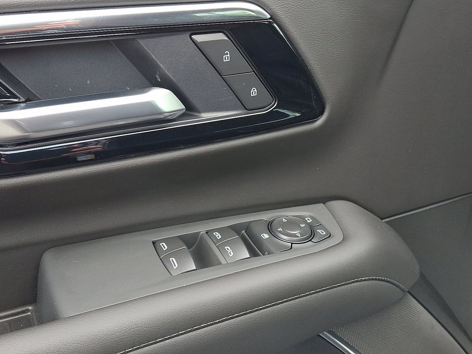 Certified 2026 Chevrolet Suburban LS AWD/4WD image 15
