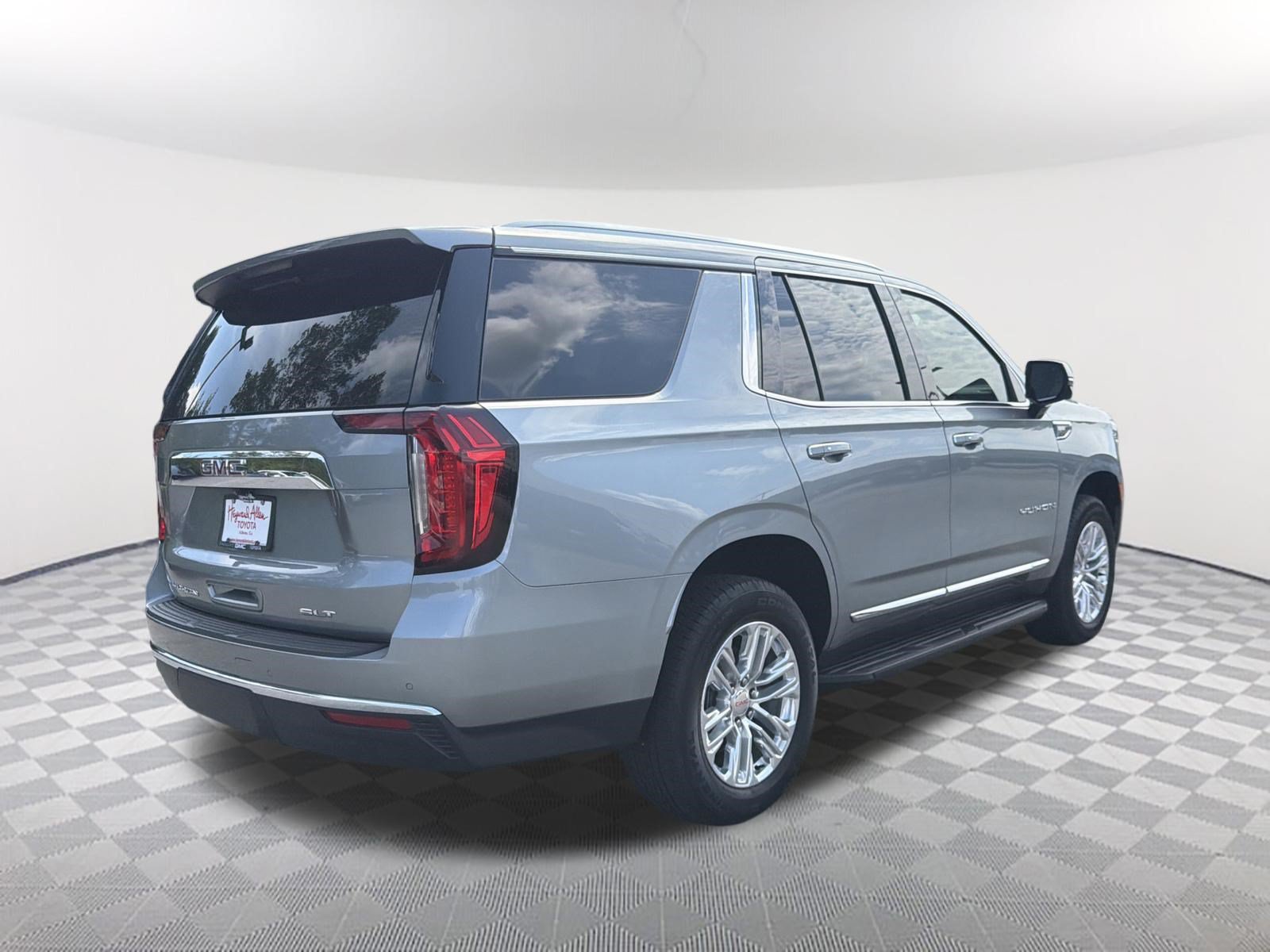 Used 2024 GMC Yukon SLT w/ SLT Luxury Package AWD/4WD image 17