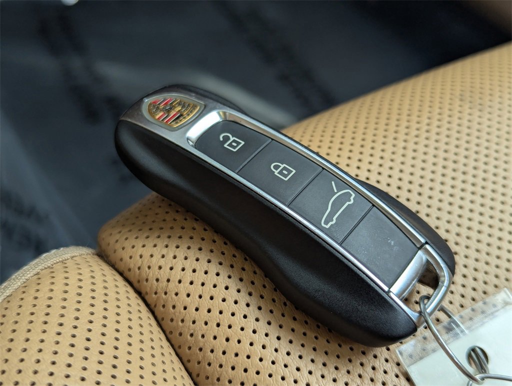 Used 2022 Porsche Panamera 4S Executive image 23