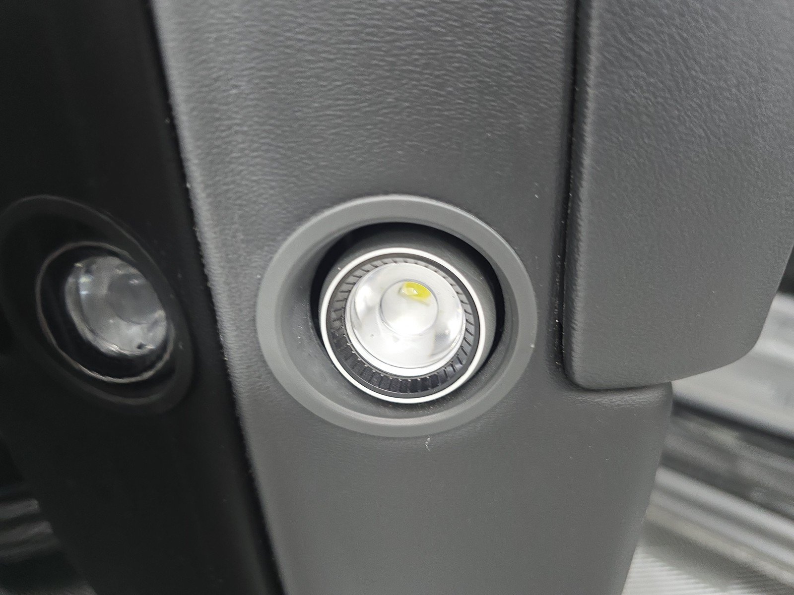 Used 2024 Rivian R1T Adventure AWD/4WD image 30