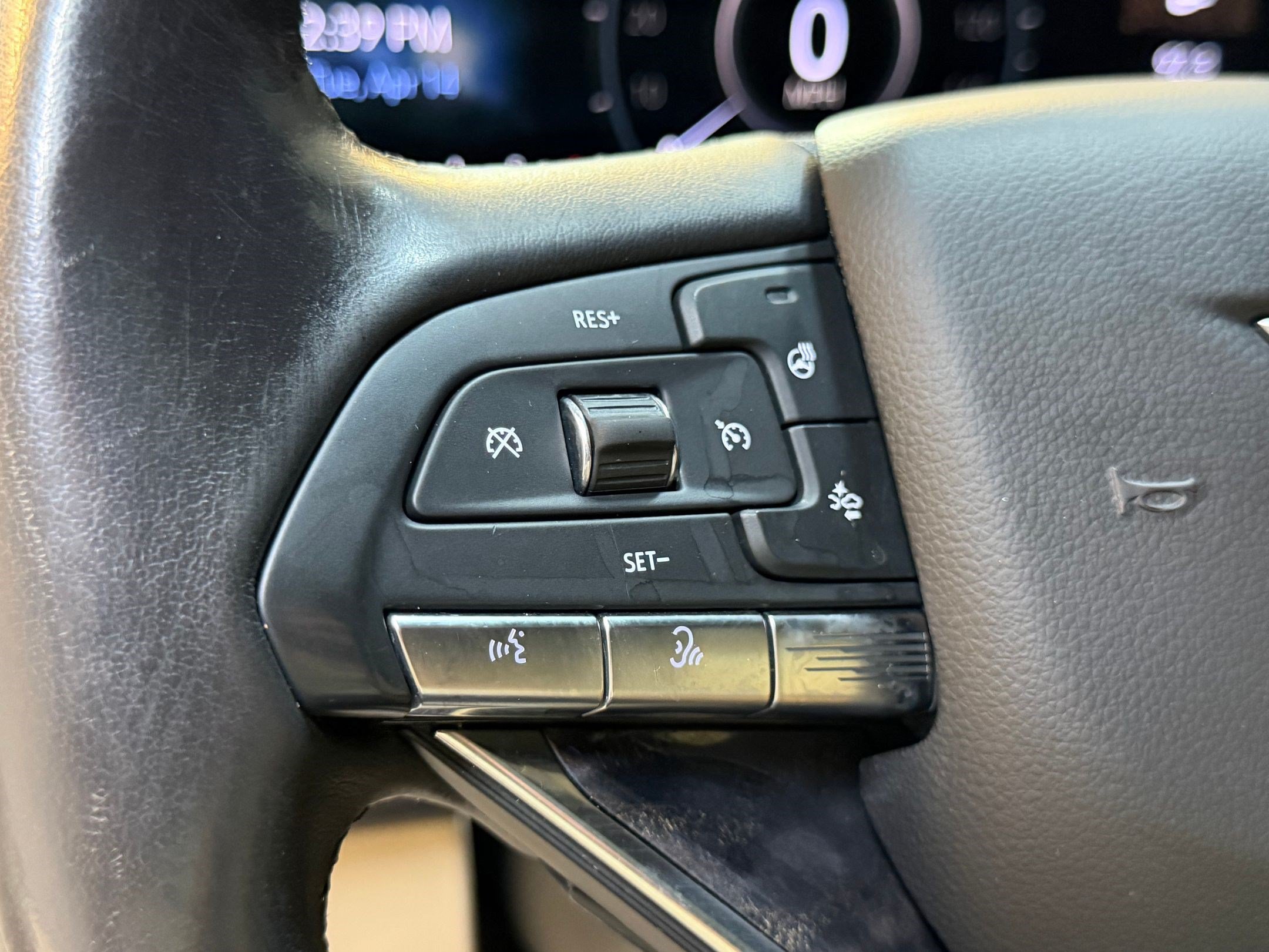 Used 2023 Cadillac Escalade Premium Luxury AWD/4WD image 14