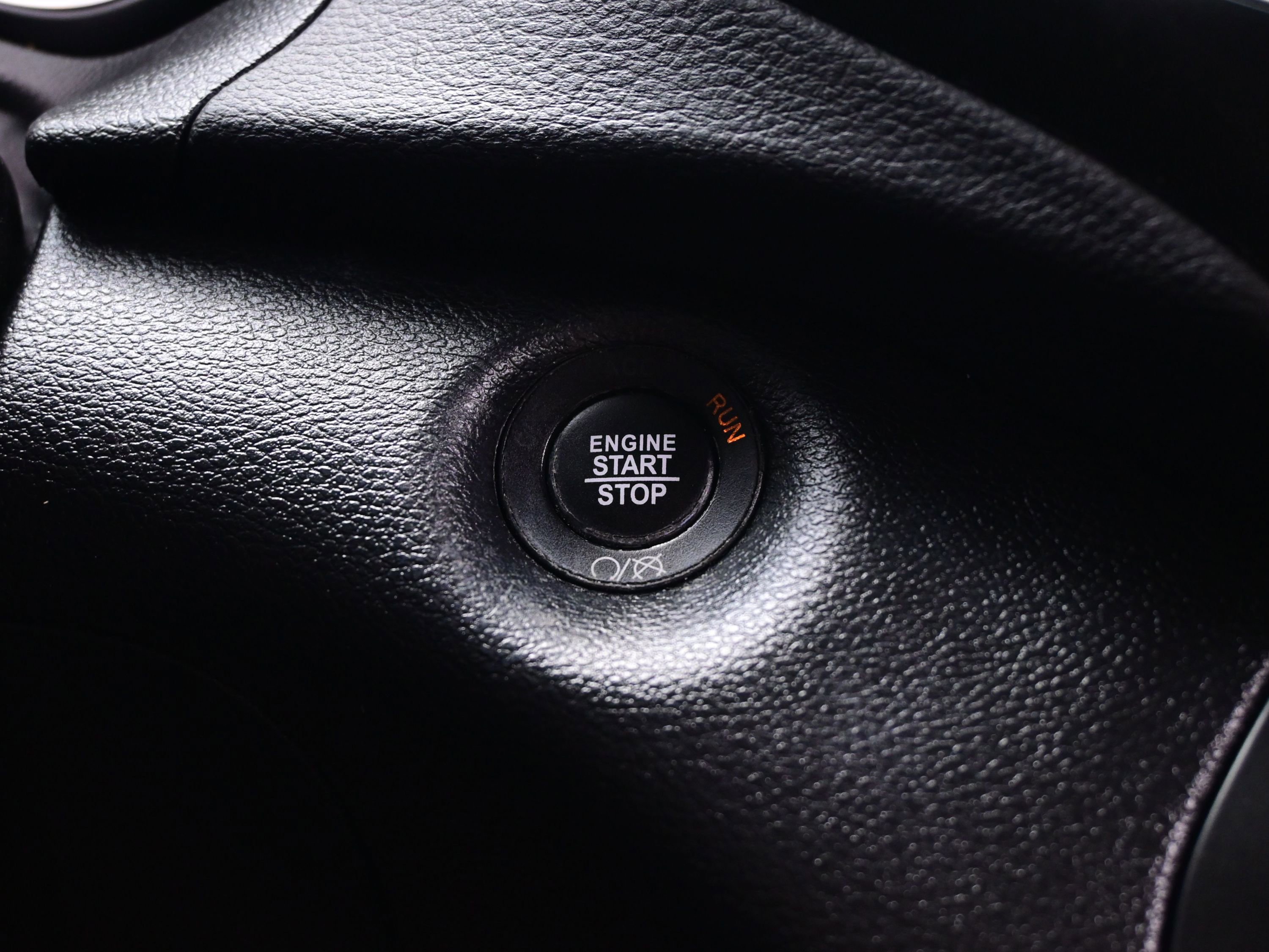 Used 2020 Jeep Cherokee Latitude Plus w/ Comfort/Convenience Group image 24