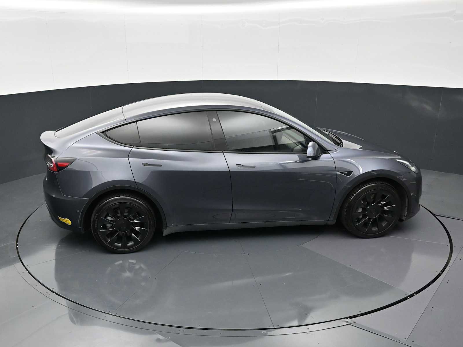 Used 2021 Tesla Model Y Long Range AWD/4WD image 31