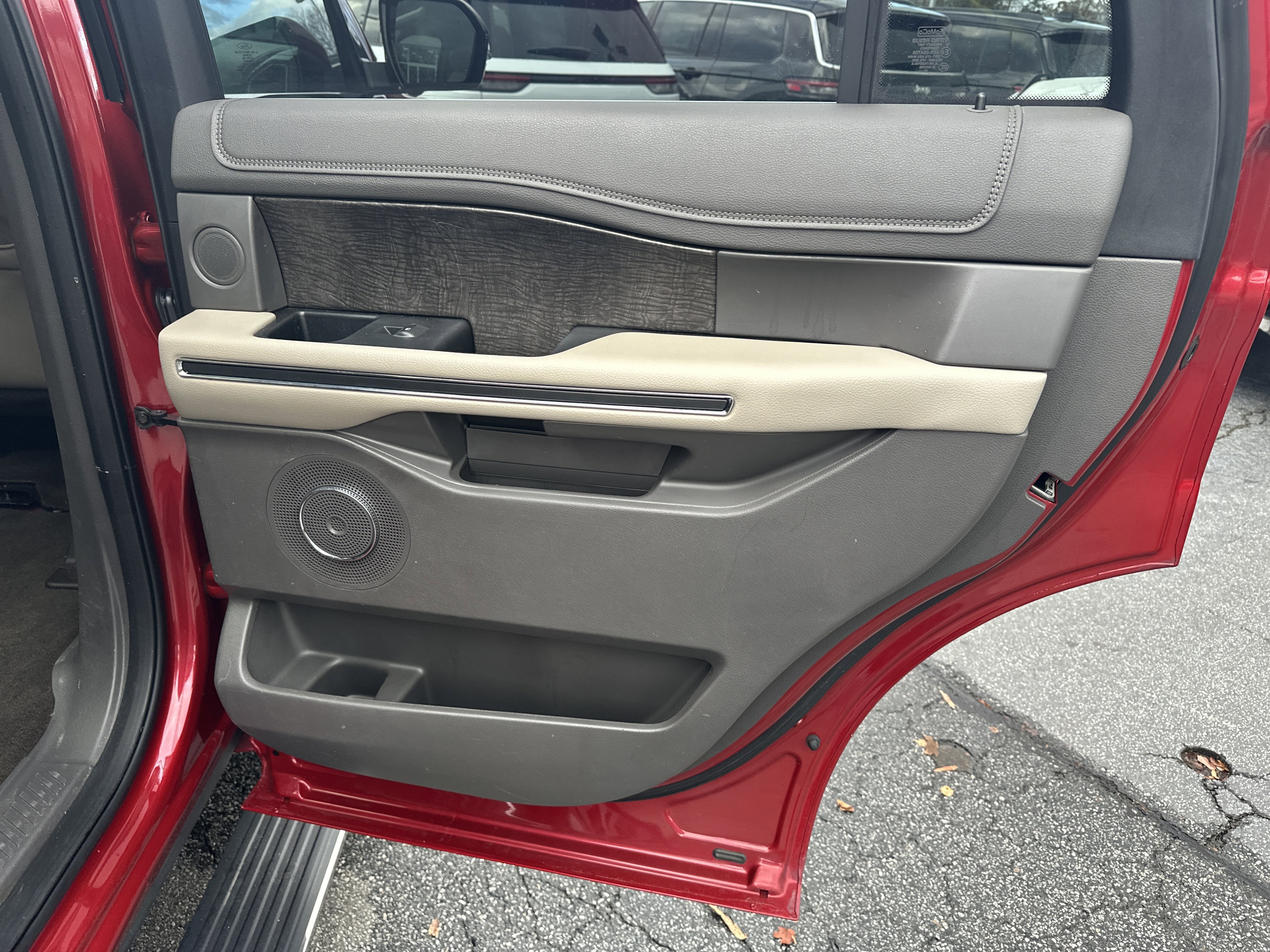 Used 2020 Ford Expedition Limited w/ Equipment Group 302A image 18