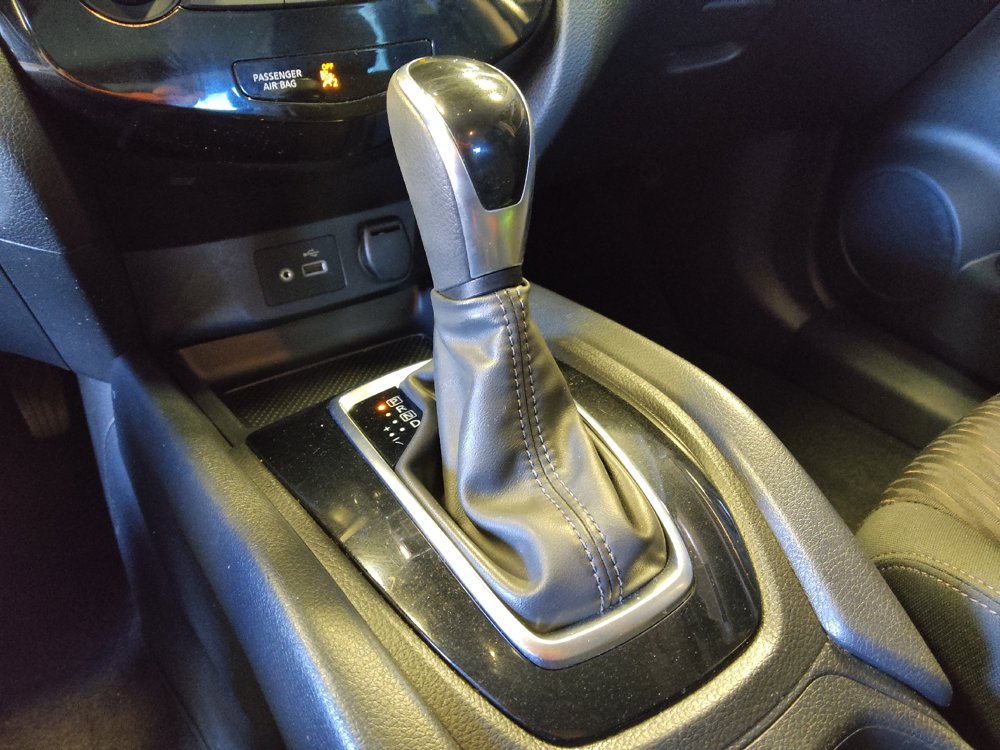 Used 2020 Nissan Rogue S FWD image 26