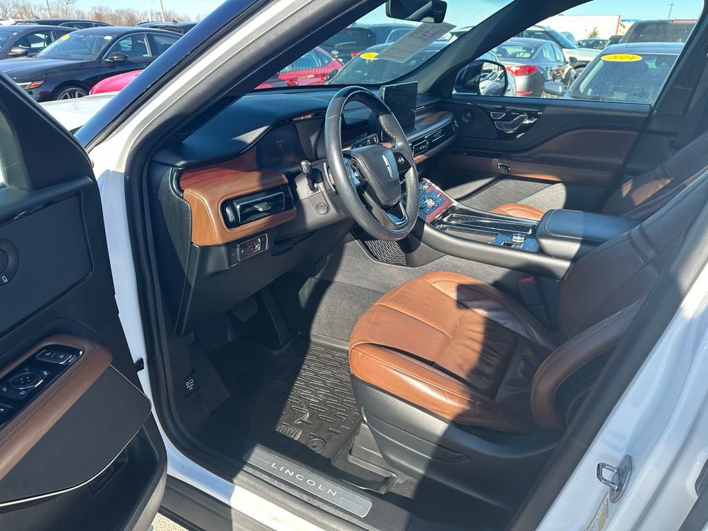 Used 2021 Lincoln Aviator Reserve w/ Elements Package Plus image 12