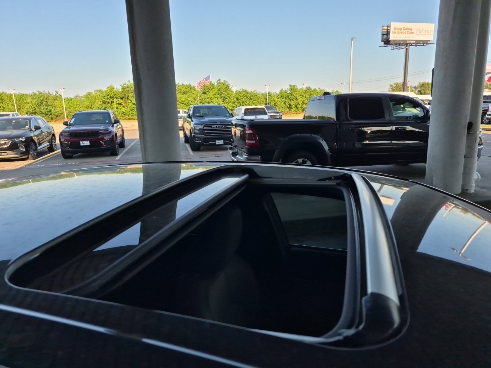 Used 2021 Toyota Avalon Limited w/ Advanced Safety Package FWD image 5