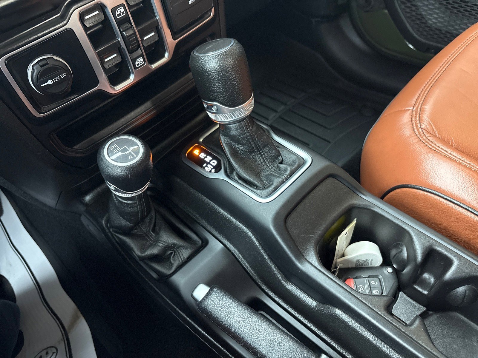 Used 2023 Jeep Gladiator Sport image 16