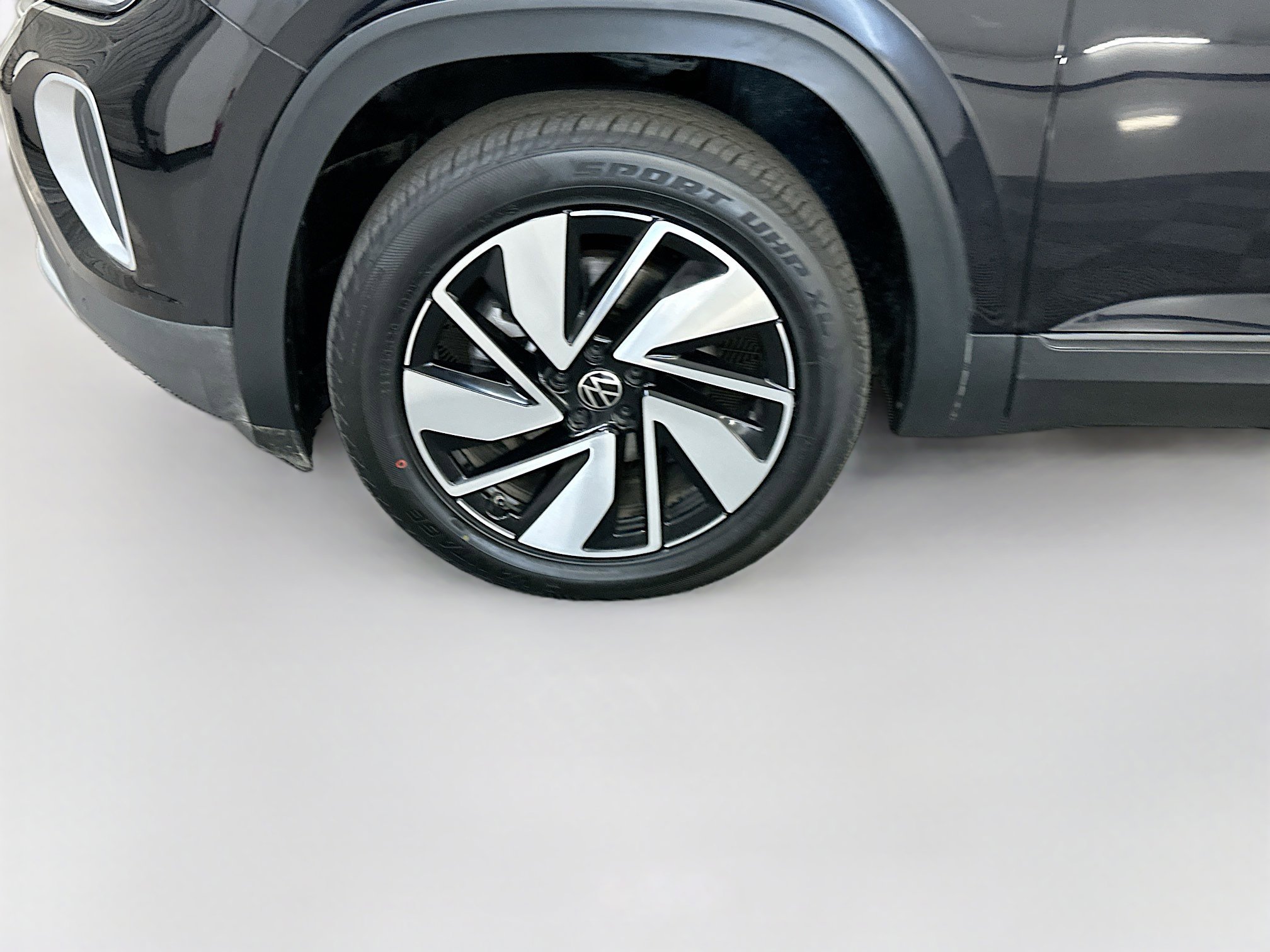 Used 2025 Volkswagen Atlas SE image 11