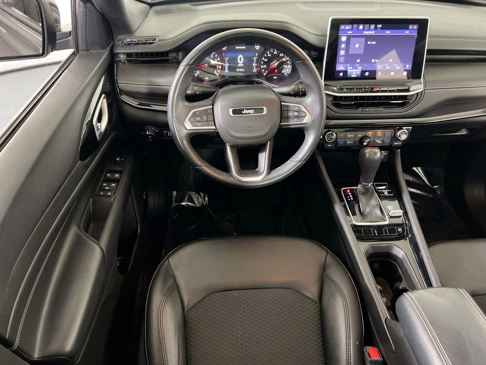 Used 2022 Jeep Compass Altitude w/ Sun and Sound Group image 21