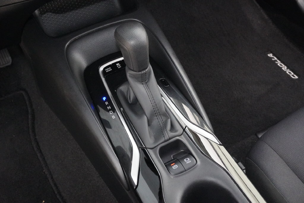 Used 2022 Toyota Corolla LE FWD image 16