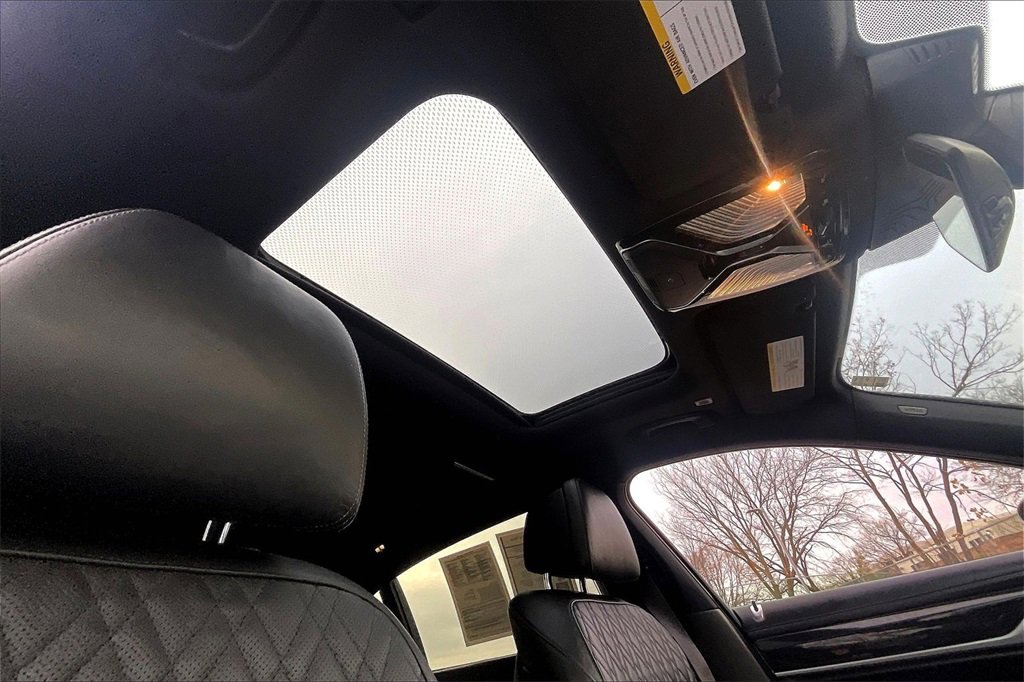 Used 2022 BMW 750i xDrive w/ Executive Package image 22