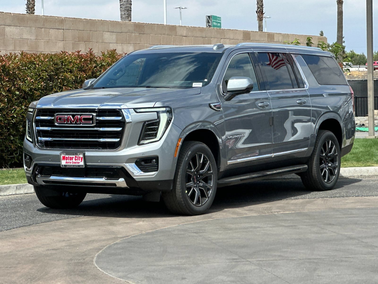 New 2026 GMC Yukon XL Elevation w/ Elevation Premium Package AWD/4WD image 8
