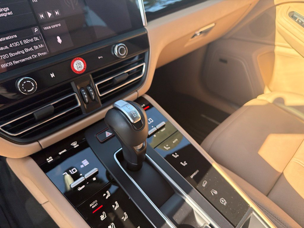 Certified 2026 Porsche Macan S AWD/4WD image 17