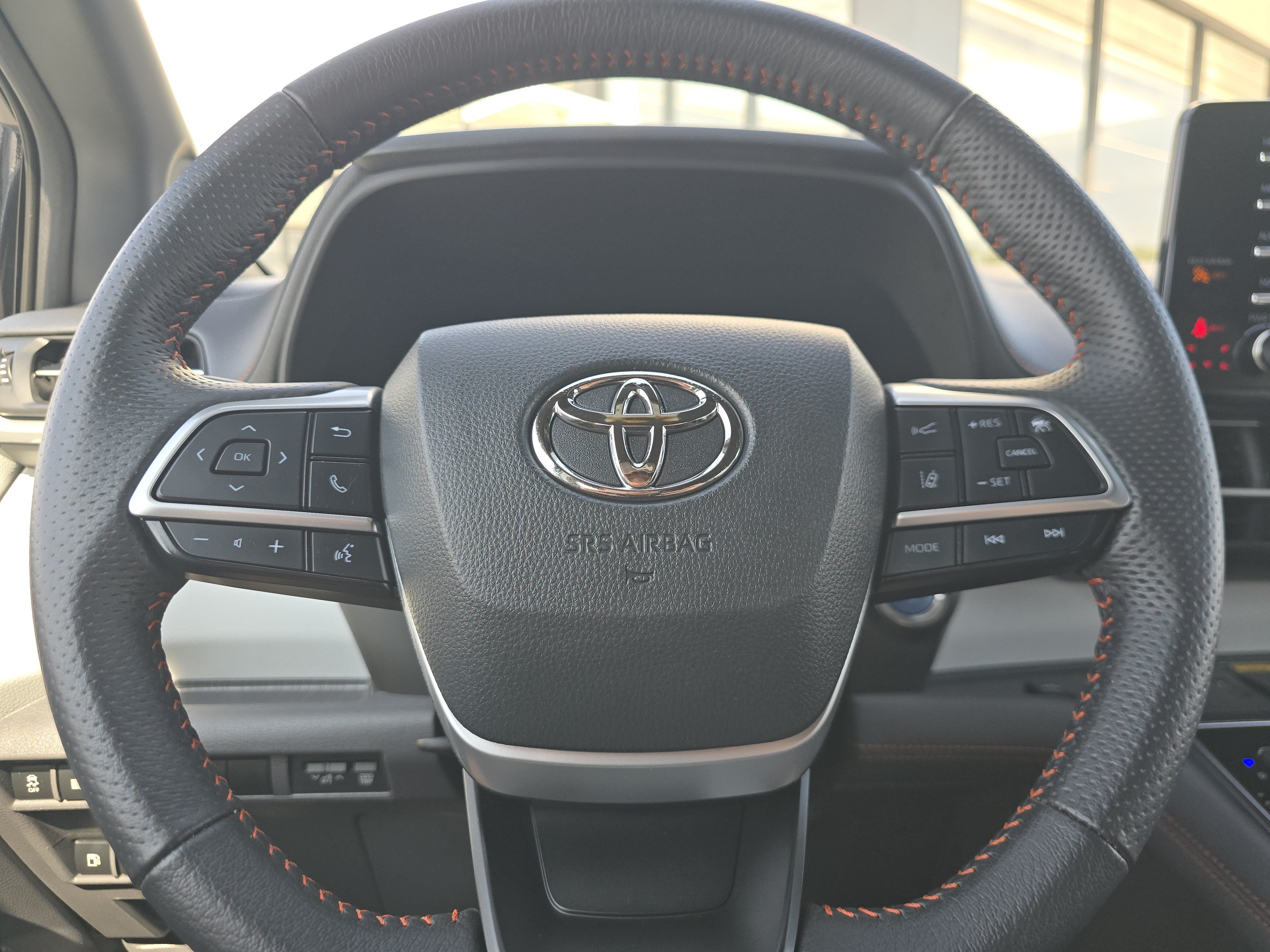 Used 2024 Toyota Sienna XSE w/ XSE Plus Package AWD/4WD image 25