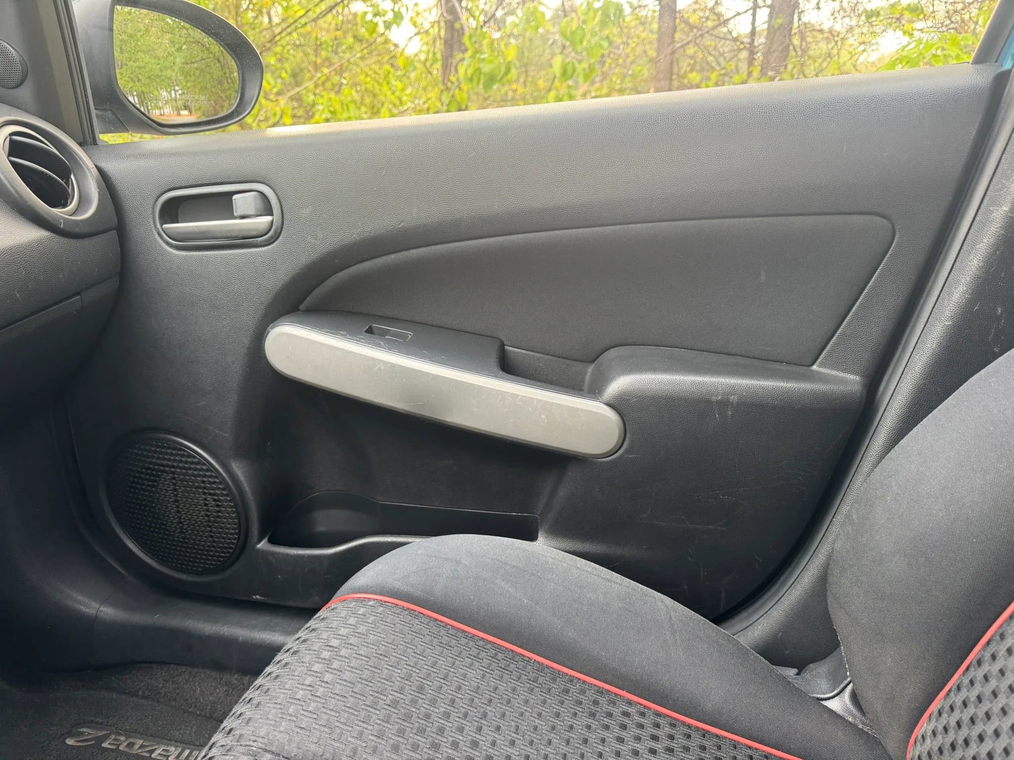 Used 2011 MAZDA MAZDA2 Touring FWD image 8