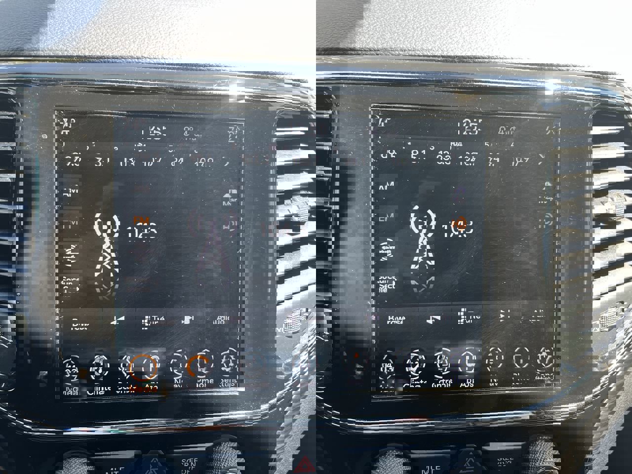 Used 2021 Jeep Grand Cherokee Laredo X AWD/4WD image 23