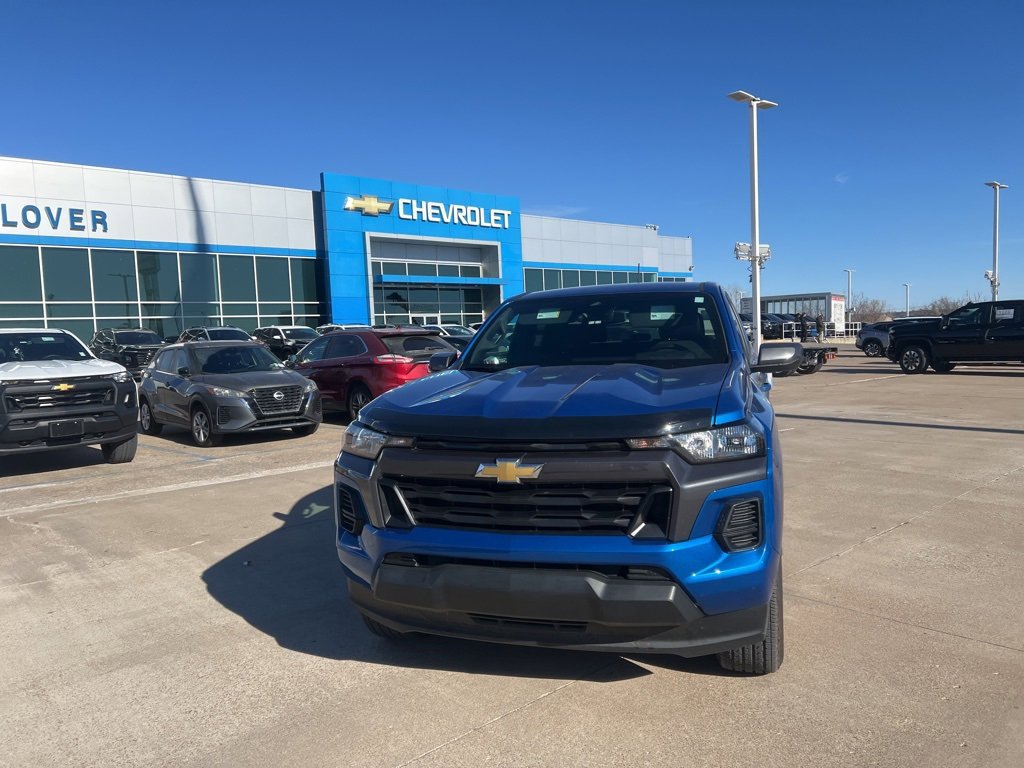 Used 2024 Chevrolet Colorado LT image 3