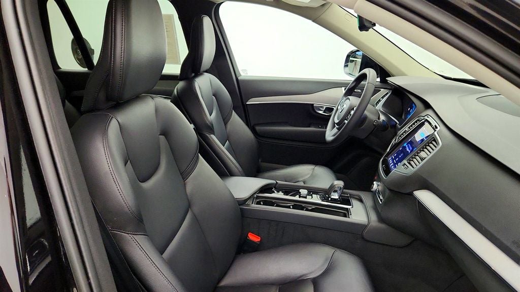 Used 2024 Volvo XC90 B5 Core w/ Protection Package Premier AWD/4WD image 26