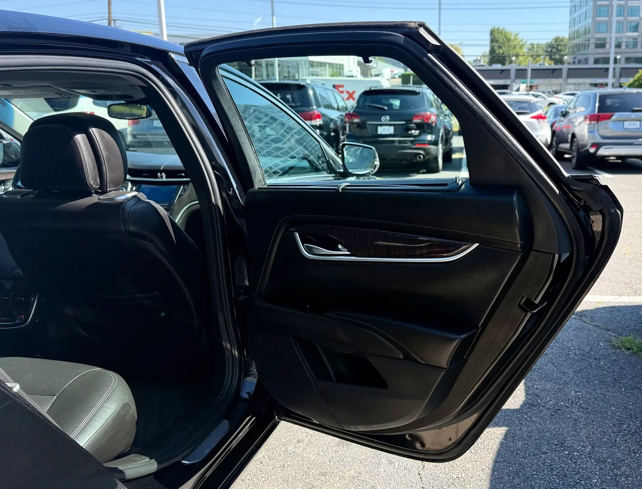 Used 2013 Cadillac XTS Premium FWD image 29