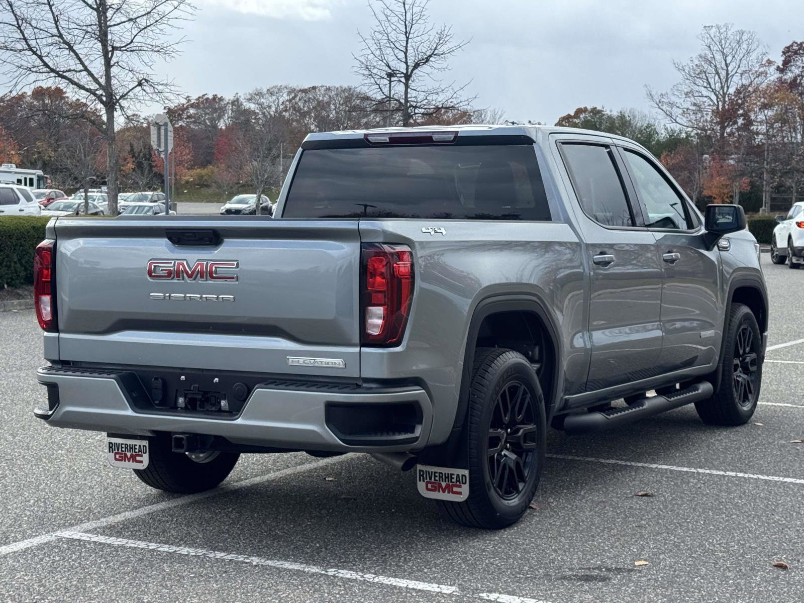 Used 2025 GMC Sierra 1500 Elevation image 5