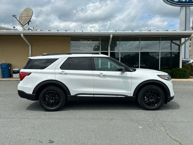 Used 2025 Ford Explorer Active AWD/4WD image 10