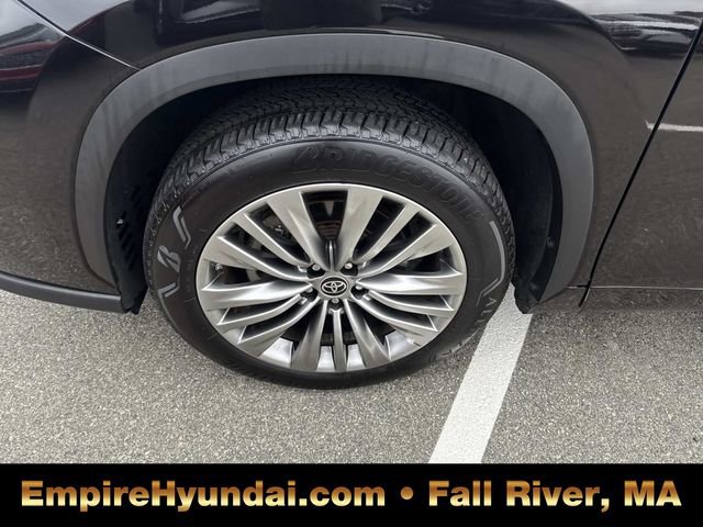 Used 2020 Toyota Highlander Platinum image 13