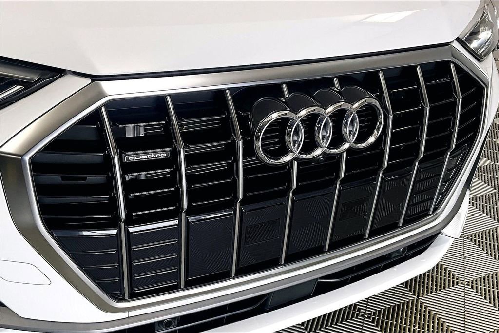 Used 2024 Audi Q3 2.0T Premium Plus w/ Premium Plus Package AWD/4WD image 30