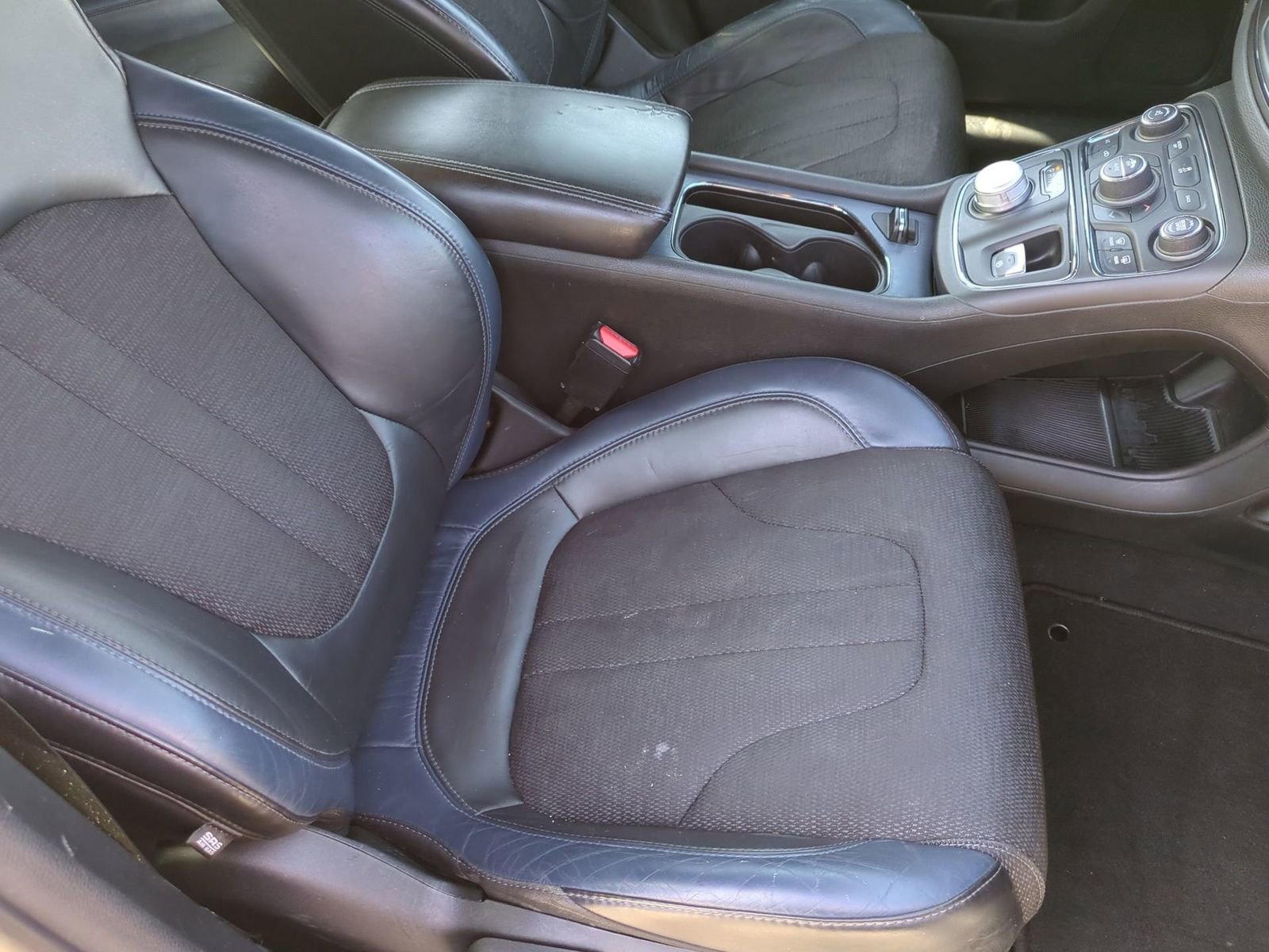 Used 2015 Chrysler 200 S w/ Comfort Group image 25