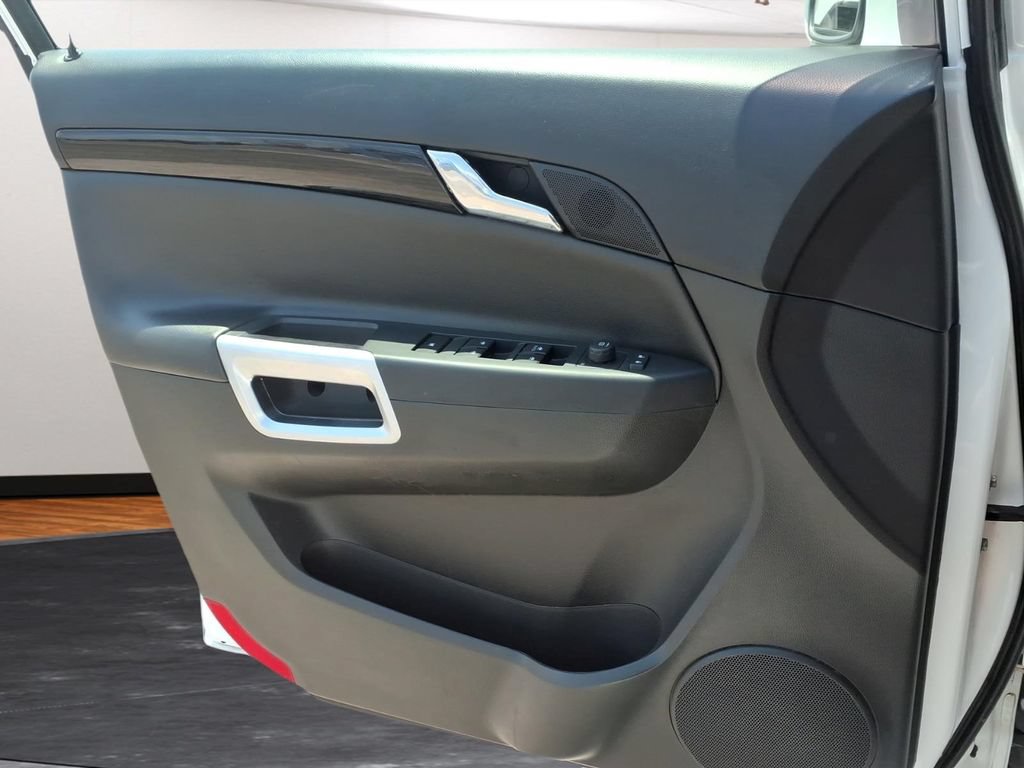 Used 2013 Chevrolet Captiva Sport LTZ FWD image 15