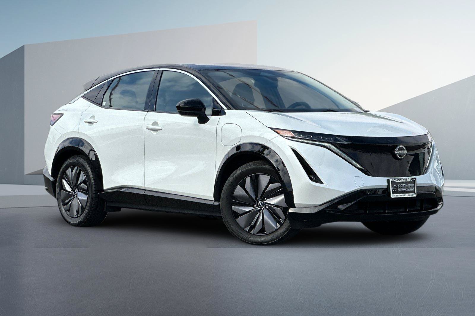 Certified 2024 Nissan Ariya FWD image 2