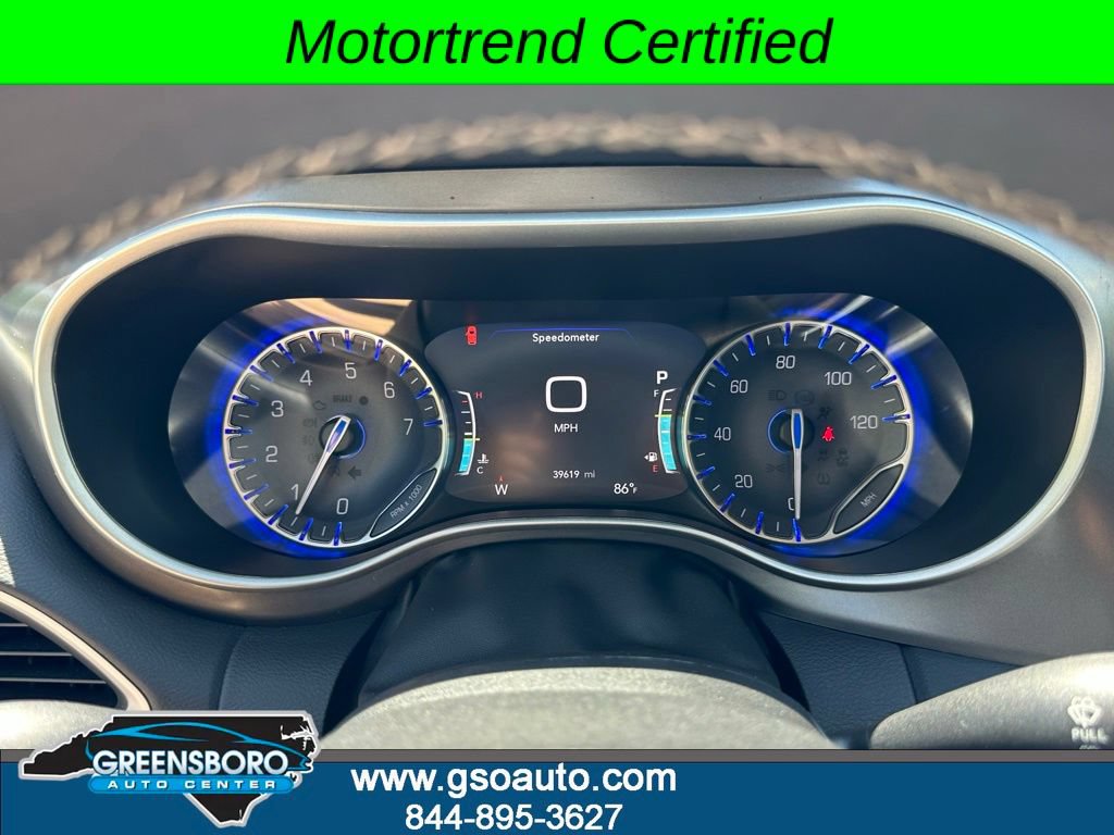 Used 2024 Chrysler Pacifica Touring-L FWD image 24