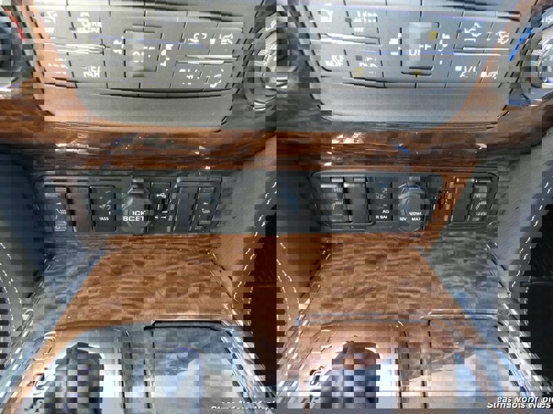 Used 2018 Nissan Armada SL w/ Premium Package image 31