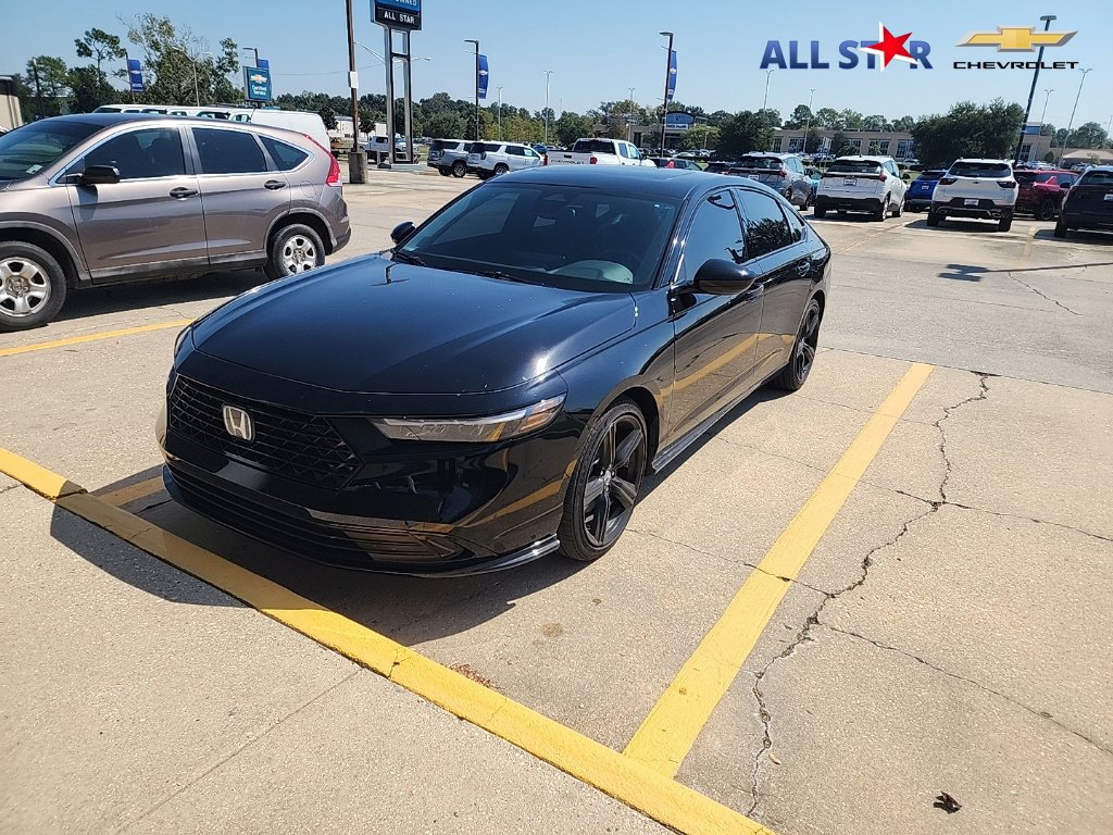 Used 2025 Honda Accord Sport image 3