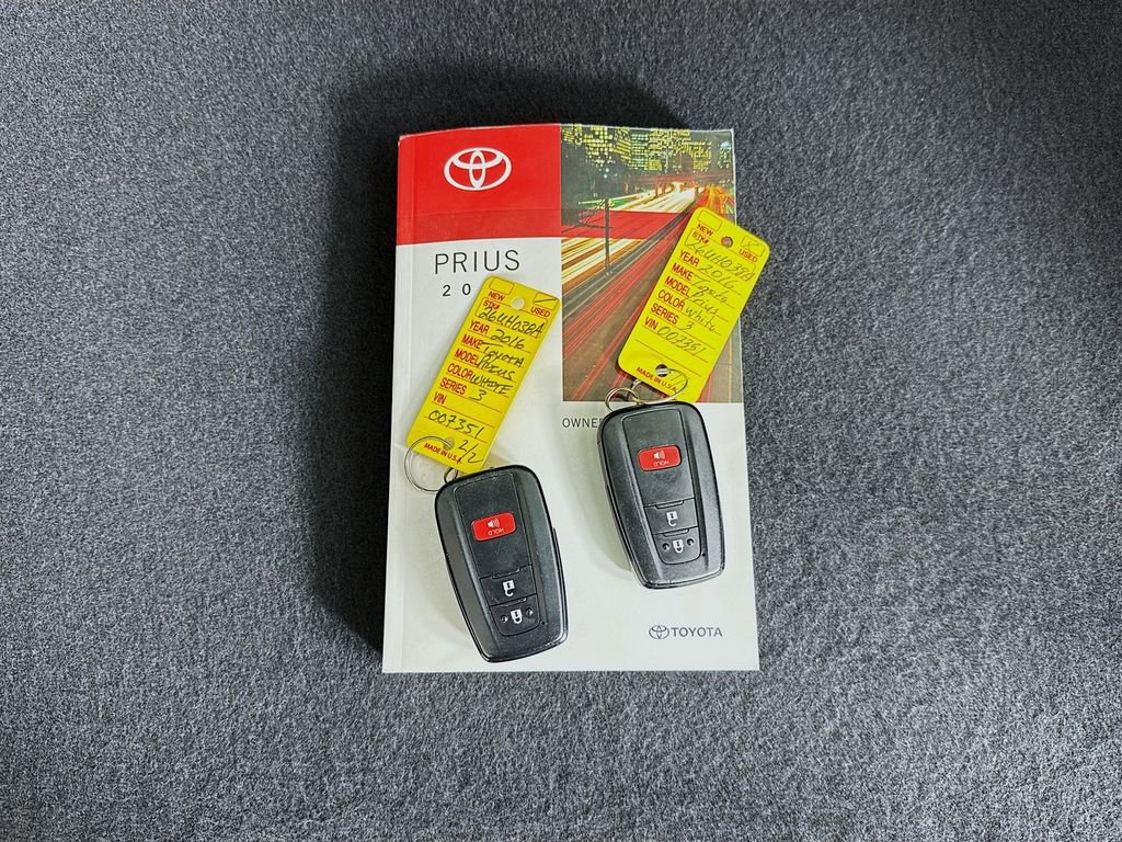 Certified 2016 Toyota Prius Three Touring image 36