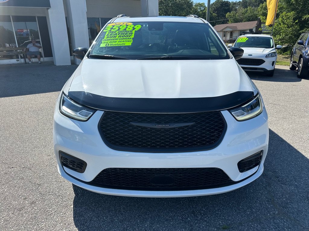 Used 2025 Chrysler Pacifica Limited FWD image 8