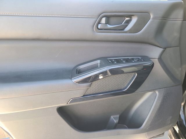 Used 2025 Nissan Pathfinder SV image 20