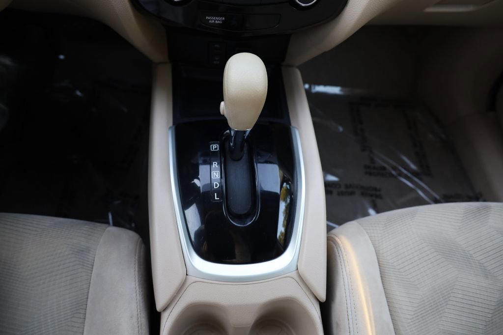 Used 2014 Nissan Rogue SV image 23