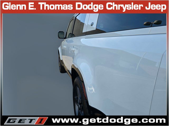 Used 2024 Land Rover Defender 130 X-Dynamic SE image 10