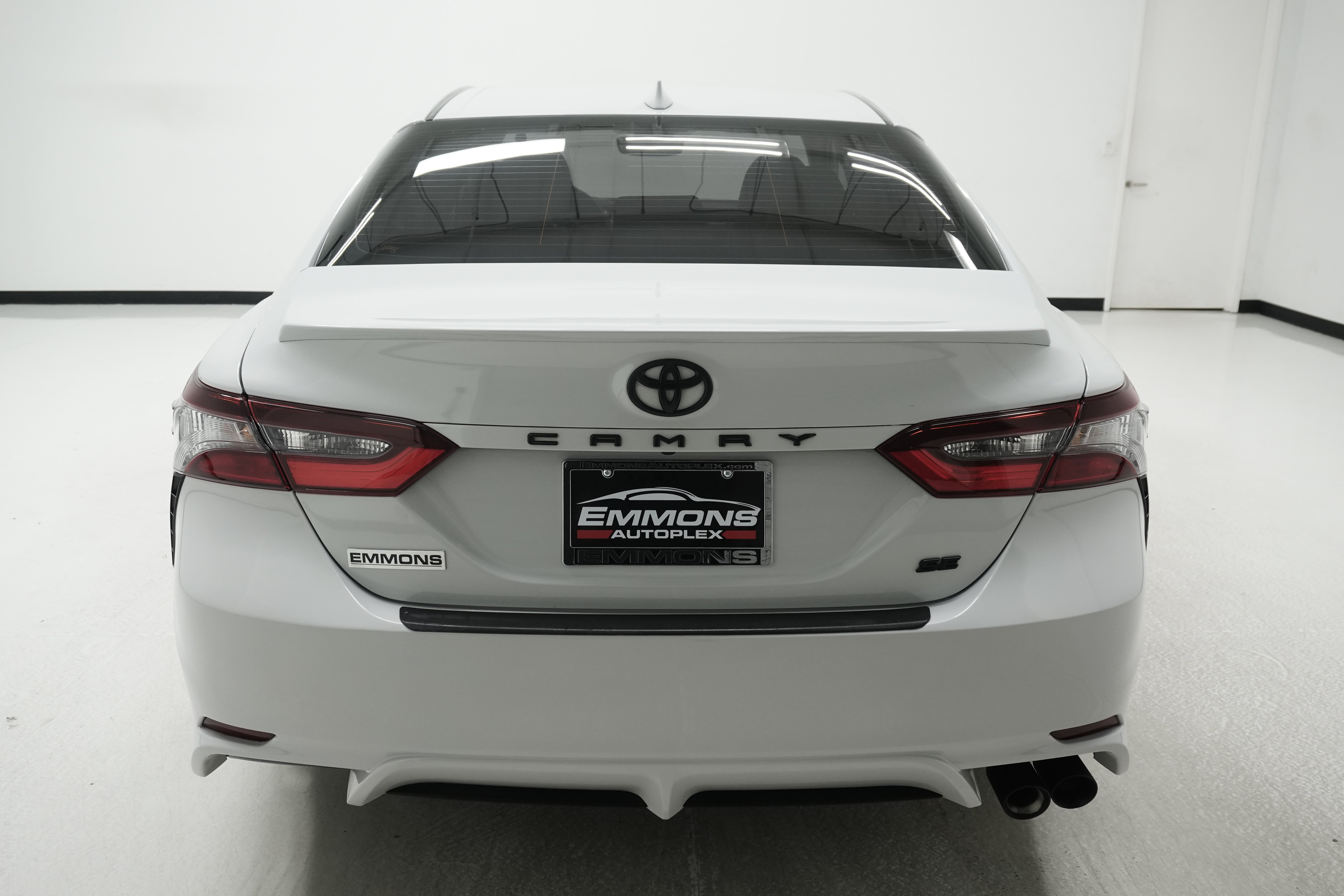Used 2023 Toyota Camry SE FWD image 5