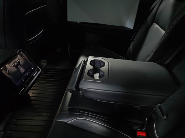 Used 2024 Tesla Cybertruck AWD Crew Cab image 22