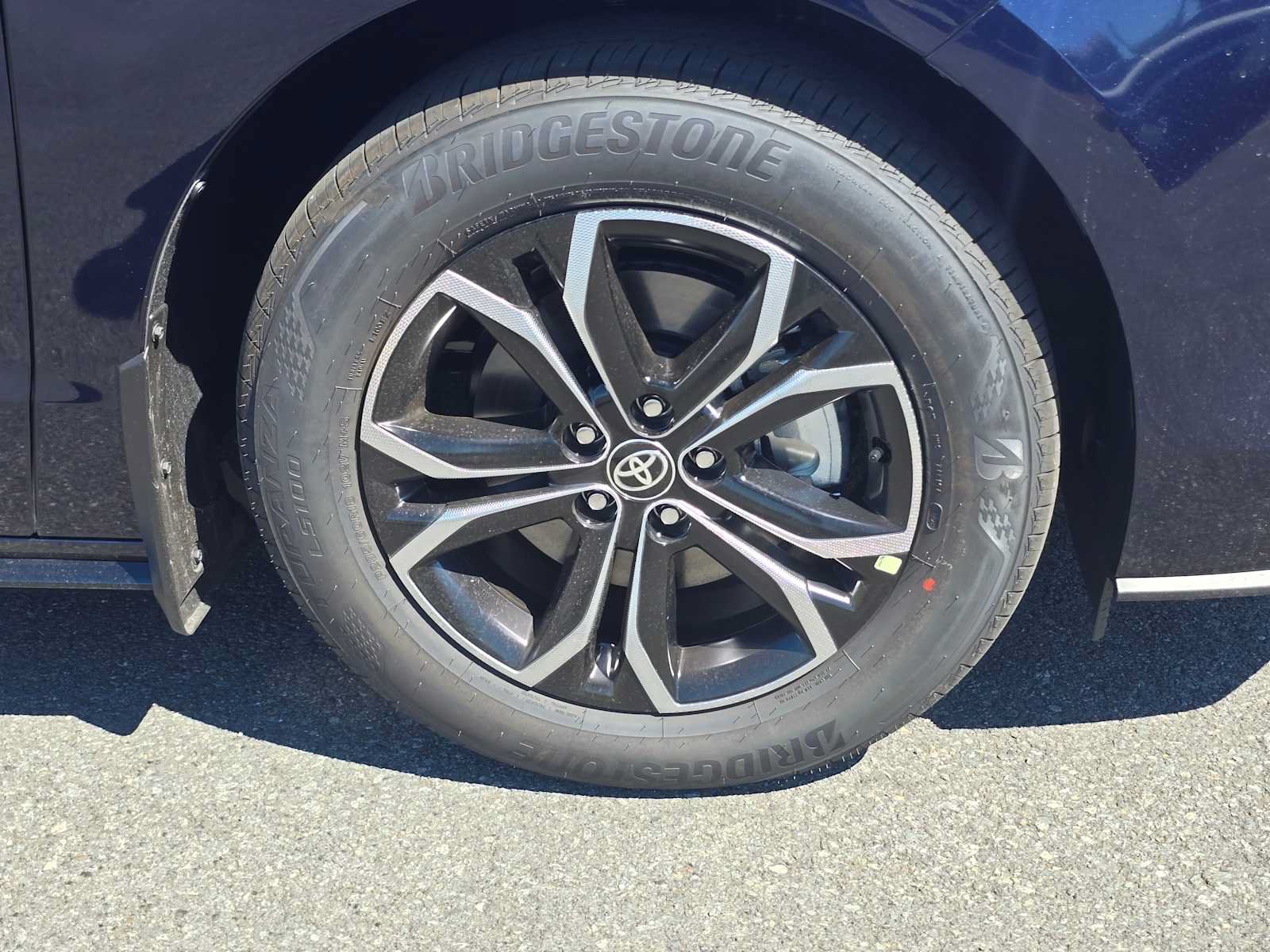 New 2026 Toyota Sienna Platinum AWD/4WD image 9
