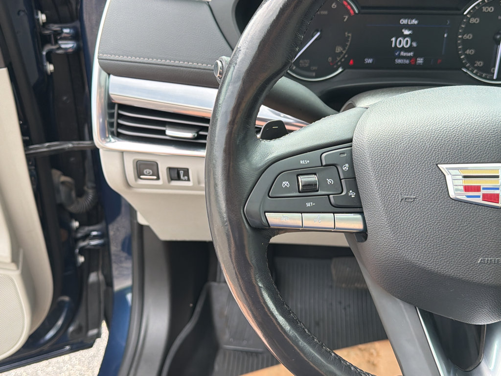 Used 2021 Cadillac XT4 Luxury w/ Cold Weather Package AWD/4WD image 32
