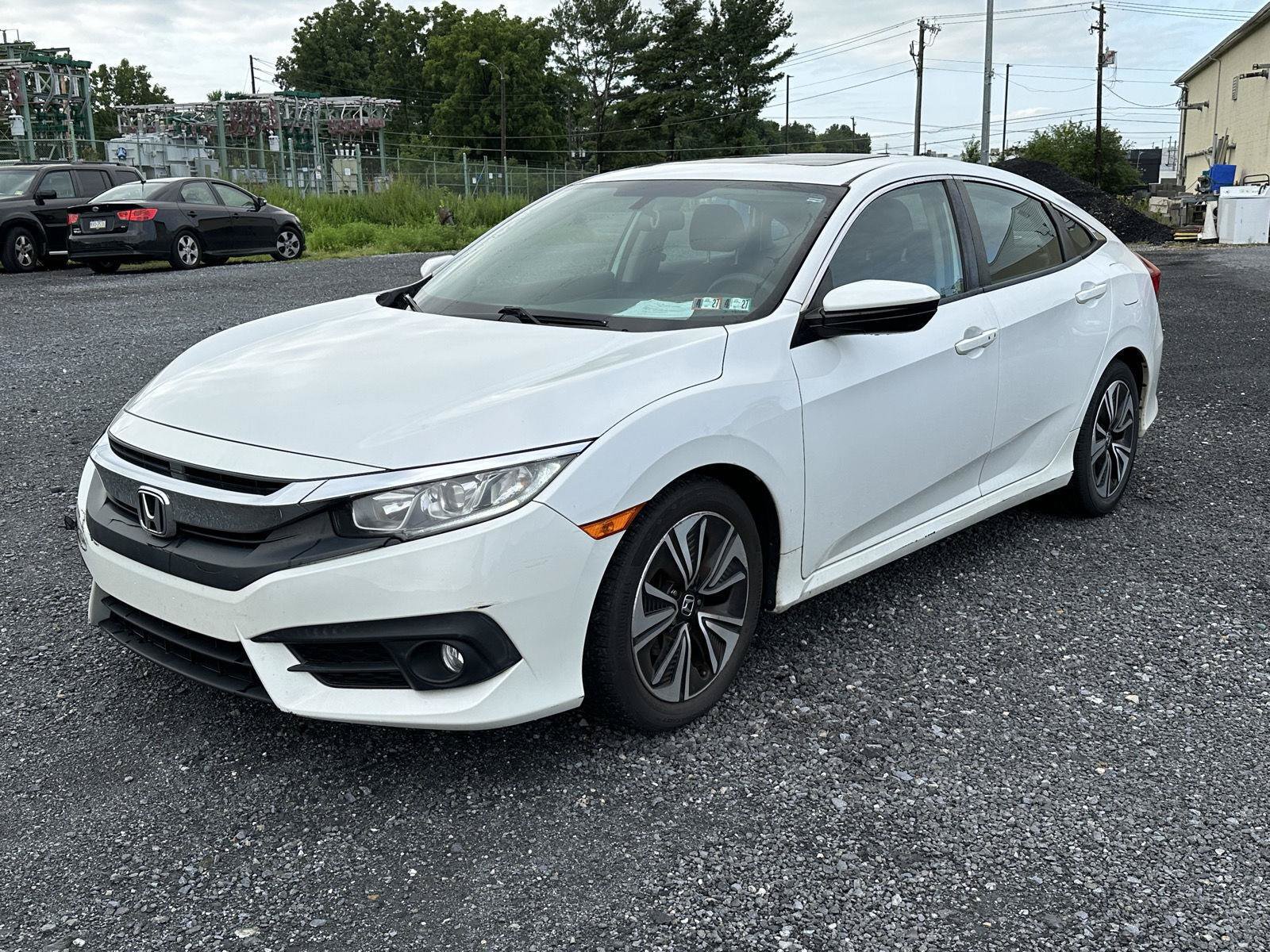 Used 2017 Honda Civic EX-T image 2