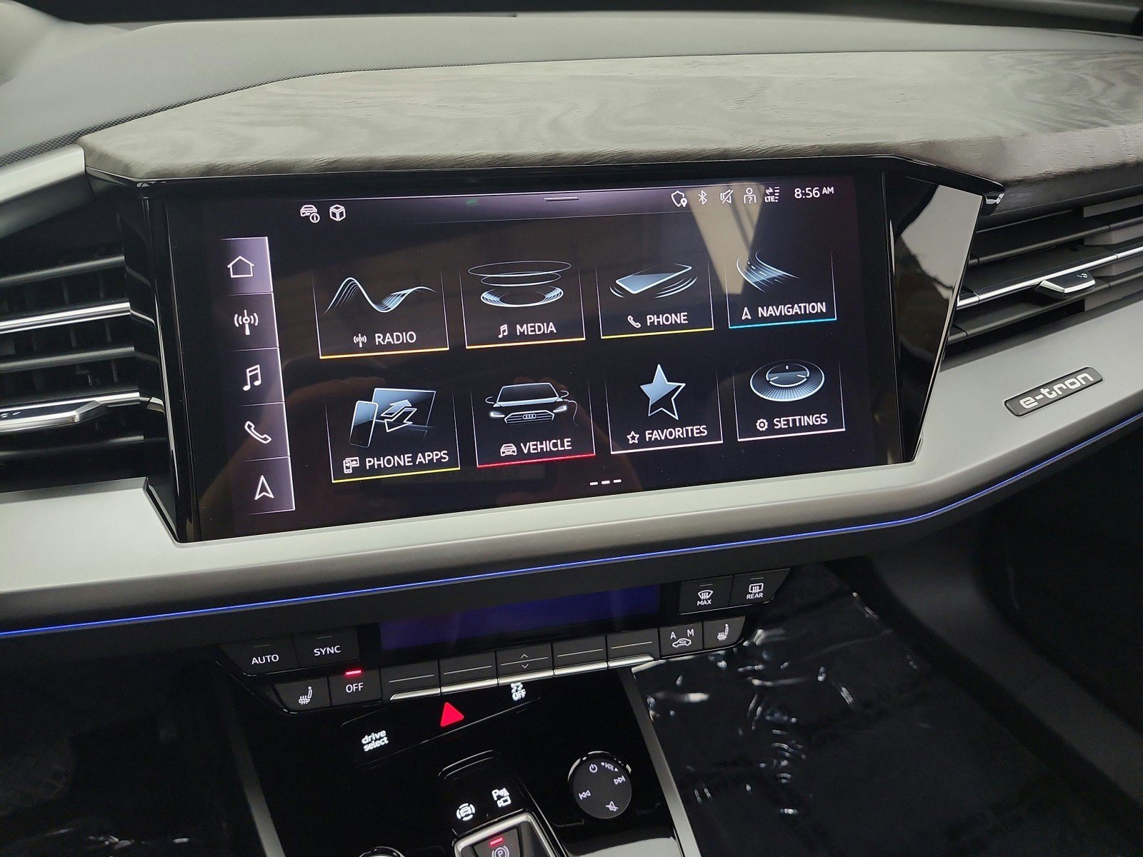 Used 2024 Audi Q4 e-tron Prestige w/ Black Optic Package image 14