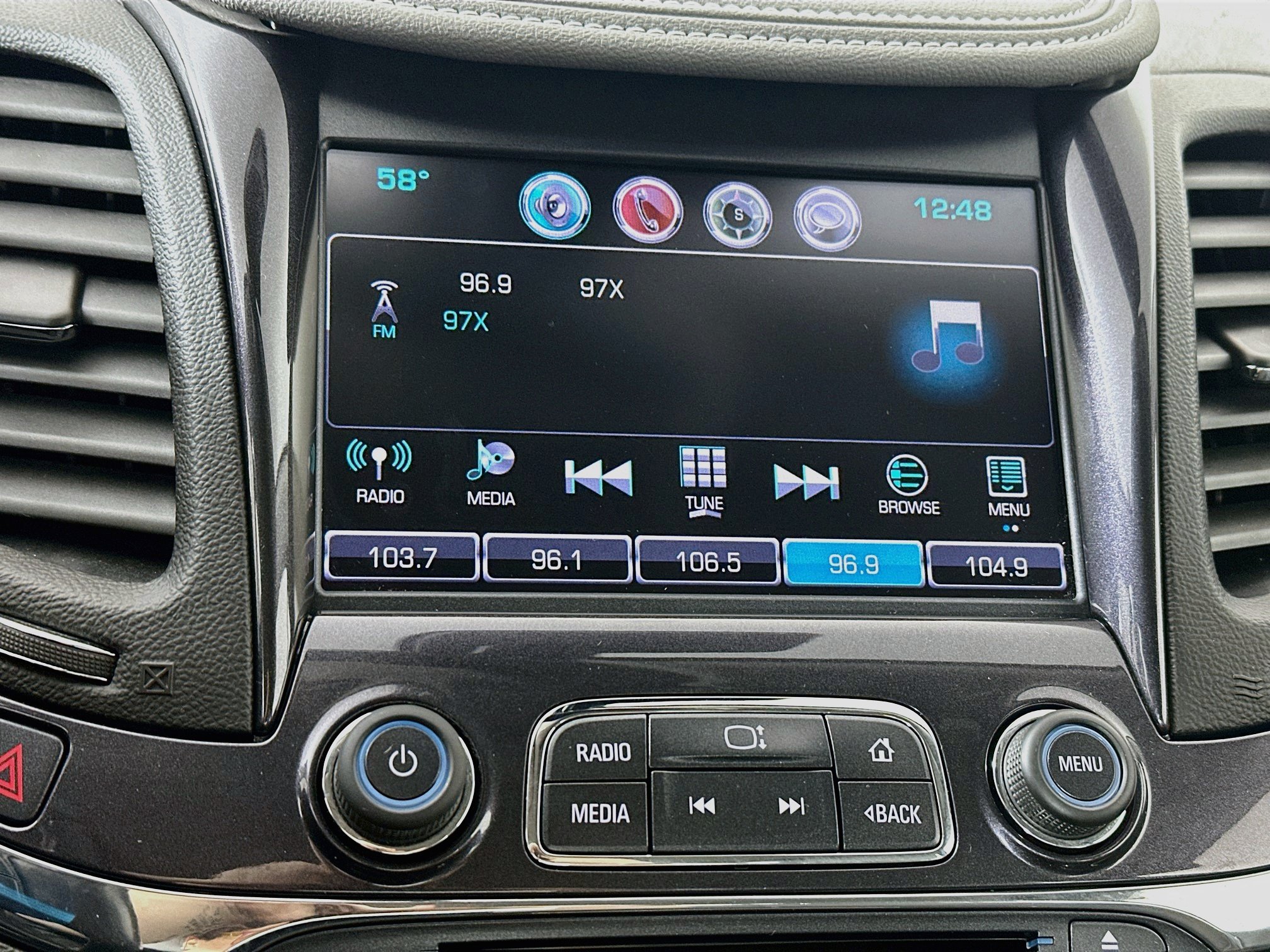 Used 2017 Chevrolet Impala Premier w/ Enhanced Convenience Package FWD image 14