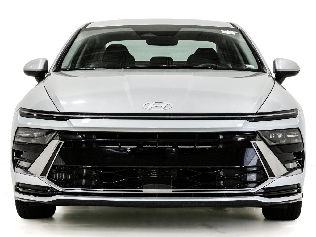 Used 2025 Hyundai Sonata SEL FWD image 2