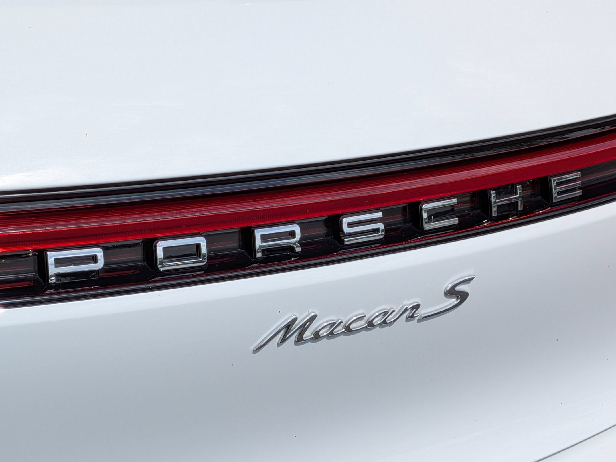 Certified 2025 Porsche Macan S AWD/4WD image 29