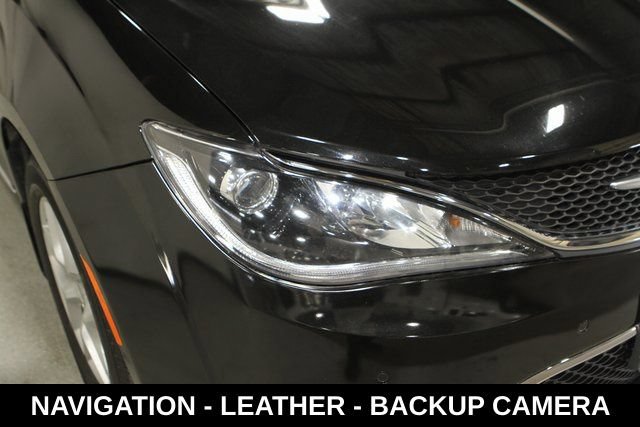 Used 2020 Chrysler Pacifica Touring-L Plus w/ Tire & Wheel Group FWD image 8