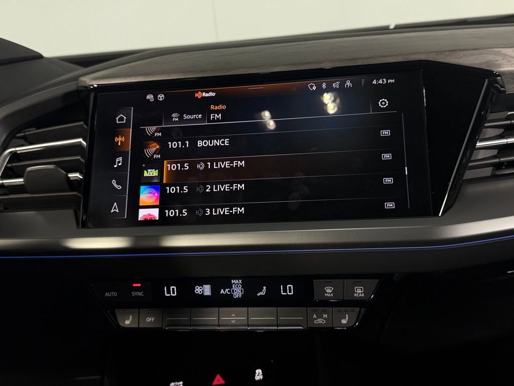 Used 2025 Audi Q4 e-tron Premium Plus w/ Premium Plus image 33